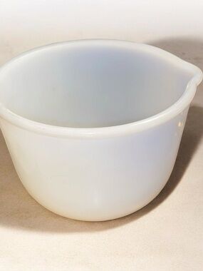 Sunbeam MixmasterWhite Milk Glass Mixing Bowl with Pour Spout 20CJ